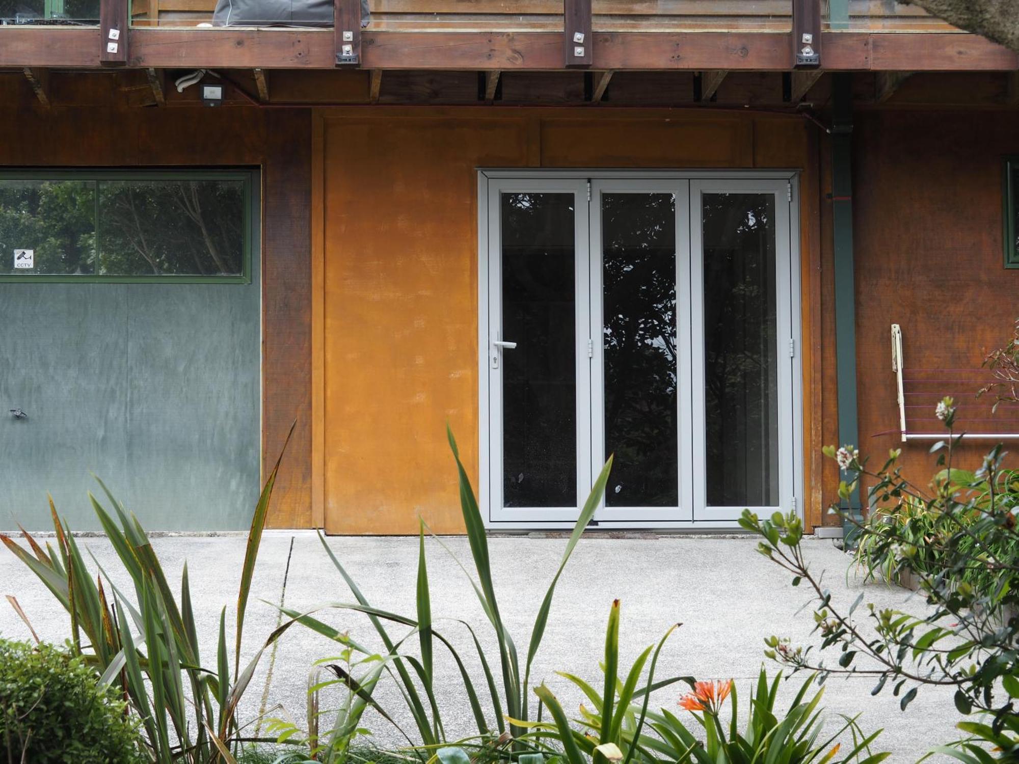 Uniqueness Hotel Tauranga Exterior photo